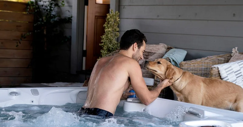 Jacuzzi privatif ou bain partagé : la question qui change tout